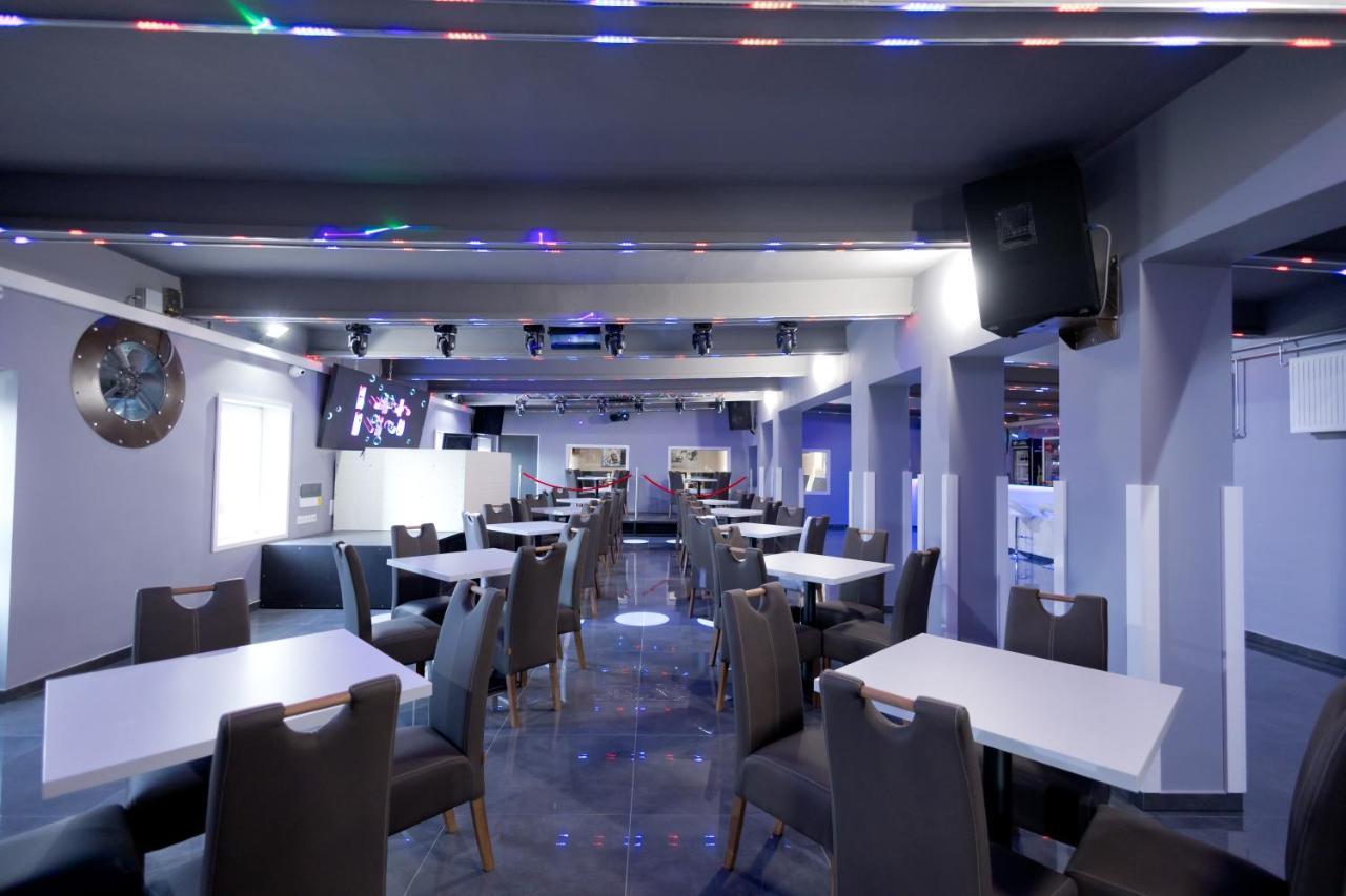 Bubble Hotel Es Rendezvenykoezpont زالاجيرسيج المظهر الخارجي الصورة