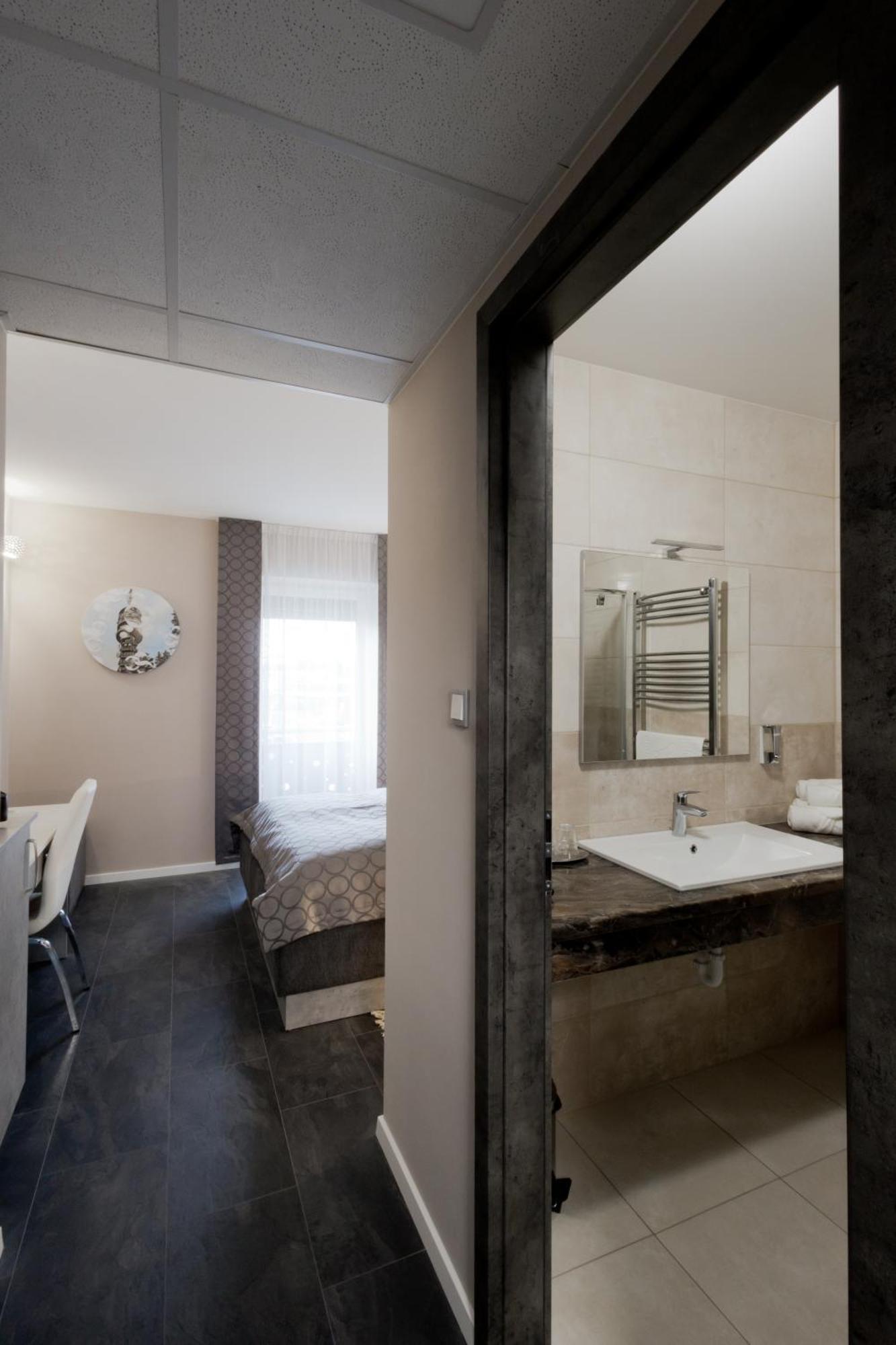 Bubble Hotel Es Rendezvenykoezpont زالاجيرسيج المظهر الخارجي الصورة